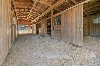 1043 Krumroy Road, Akron, OH 44306 - Photo 33