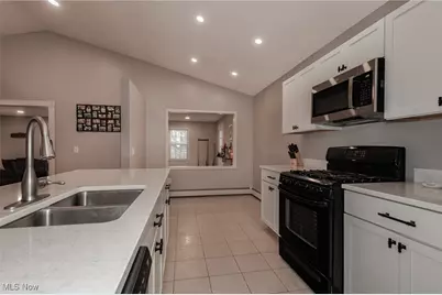 321 Parkway Boulevard, Madison, OH 44057 - Photo 7