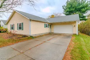 321 Parkway Blvd, Madison, OH 44057 - Photo 3