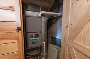 5919 Lake Rd W, Ashtabula, OH 44004 - Photo 21