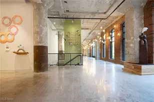 725 Johnson Ct, Loveland, OH 44113 - Photo 3