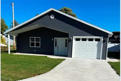 315 S Wallace Street, Uhrichsville, OH 44683 - Photo 1