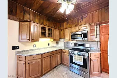 141 Cleveland Road, Weirton, WV 26062 - Photo 5