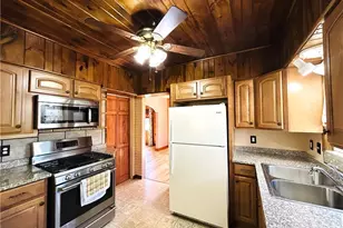 141 Cleveland Rd, Weirton, WV 26062 - Photo 7