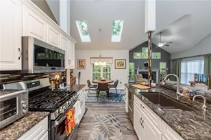 5277 Spruce Pointe Ln, Brunswick, OH 44212 - Photo 9