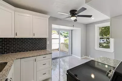 317 E 44th Street, Lorain, OH 44052 - Photo 7