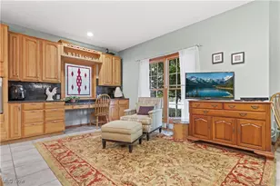 2011 E Swan Lake Cir, Kent, OH 44240 - Photo 11