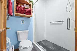 2011 E Swan Lake Cir, Kent, OH 44240 - Photo 23