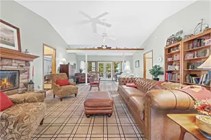 2011 E Swan Lake Cir, Kent, OH 44240 - Photo 7