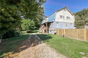 1751 Crawford Ave, Wellsville, OH 43968 - Photo 3