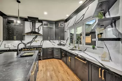 10640 Bayshire Trail, Kirtland, OH 44094 - Photo 5