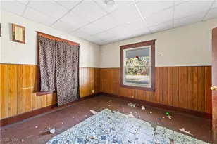 911 W 9th St, Lorain, OH 44052 - Photo 5