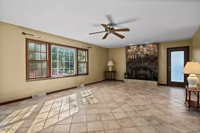 48221 Rice Road, Amherst, OH 44001 - Photo 9