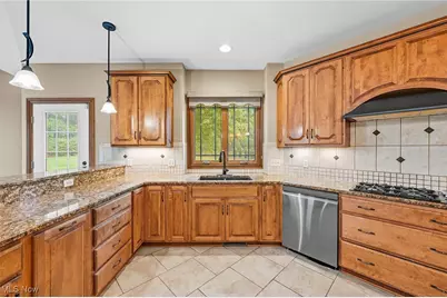 9790 Hidden Hollow Trail, Grandview Heights, OH 44147 - Photo 15