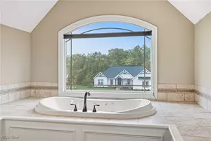 9790 Hidden Holw Trl, Grandview Heights, OH 44147 - Photo 21