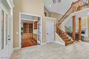 9790 Hidden Holw Trl, Grandview Heights, OH 44147 - Photo 5