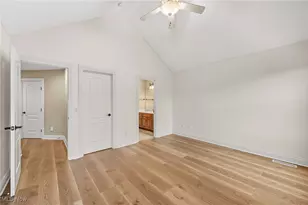 9790 Hidden Holw Trl, Grandview Heights, OH 44147 - Photo 23