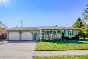 2426 40th St NE, Canton, OH 44705 - Photo 1