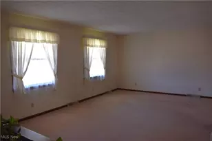 2530 Monnie Pl, Zanesville, OH 43701 - Photo 5