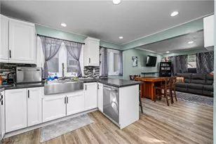 4272 Brockley Ave, Sheffield Lake, OH 44054 - Photo 11