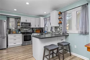 4272 Brockley Ave, Sheffield Lake, OH 44054 - Photo 7