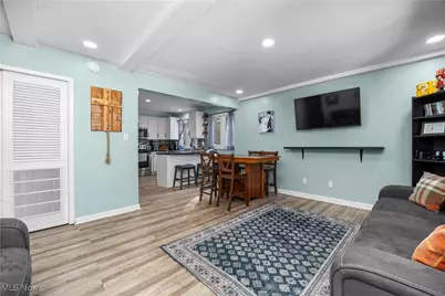 4272 Brockley Avenue, Sheffield Lake, OH 44054 - Photo 3