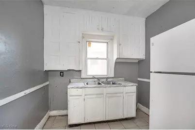 11232 Continental Avenue, Loveland, OH 44104 - Photo 7