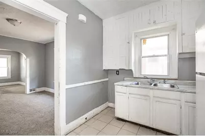 11232 Continental Avenue, Loveland, OH 44104 - Photo 9