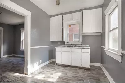 11232 Continental Avenue, Loveland, OH 44104 - Photo 17