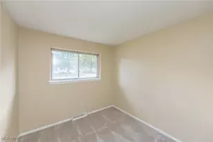 738 W Shore Blvd, Sheffield Lake, OH 44054 - Photo 29