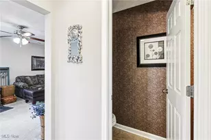 262 Teal Cir, Akron, OH 44319 - Photo 9