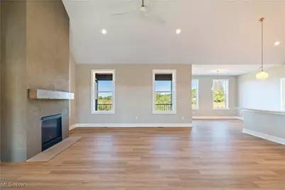 525 Gentlebrook Boulevard SW, Hartville, OH 44632 - Photo 5