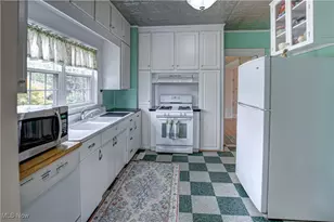 3031 E Erie Ave, Lorain, OH 44052 - Photo 3