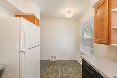 2544 25th Street, Cuyahoga Falls, OH 44223 - Photo 17