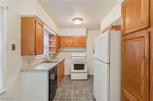 2544 25th St, Cuyahoga Falls, OH 44223 - Photo 15