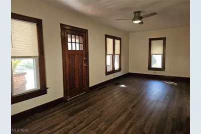 1048 Murray Avenue, Akron, OH 44310 - Photo 5