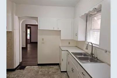 1048 Murray Avenue, Akron, OH 44310 - Photo 11