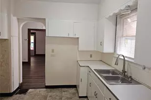 1048 Murray Ave, Akron, OH 44310 - Photo 11