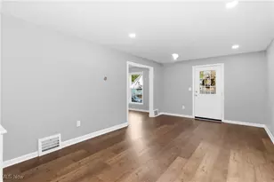 5165 Camden Rd, Maple Heights, OH 44137 - Photo 5