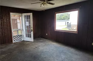 167 S Market St, East Palestine, OH 44413 - Photo 13