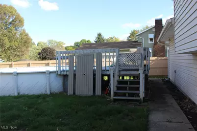 2424 Waynesburg Drive SE, Canton, OH 44707 - Photo 37