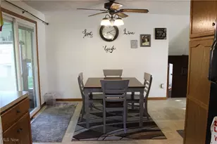 2424 Waynesburg Dr SE, Canton, OH 44707 - Photo 13