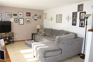 2424 Waynesburg Dr SE, Canton, OH 44707 - Photo 5