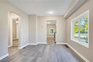 570 Mohawk Ave, Akron, OH 44305 - Photo 5