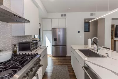 2467 Tremont Avenue, Loveland, OH 44113 - Photo 13