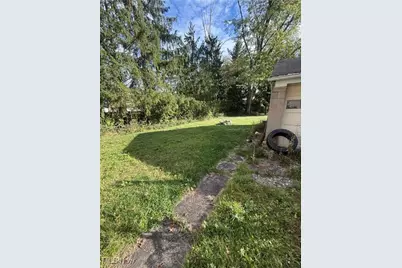 1945 Norwood Street NW, Warren, OH 44485 - Photo 5