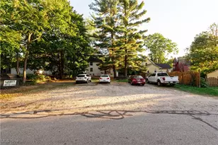 242 W Highland Ave, Ravenna, OH 44266 - Photo 3