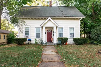 242 W Highland Avenue, Ravenna, OH 44266 - Photo 1