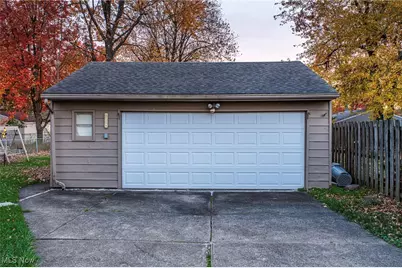 34152 Oak Knoll Street, Eastlake, OH 44095 - Photo 25