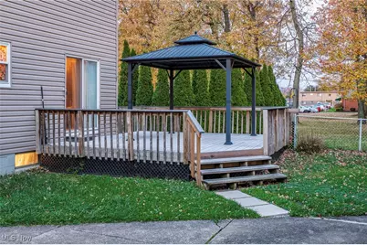 34152 Oak Knoll Street, Eastlake, OH 44095 - Photo 3